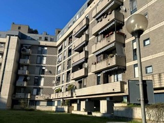 Quadrilocale in Vendita a Rho, 108'750€, 82 m², con Box