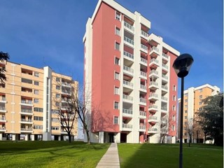 Quadrilocale in Vendita a Opera, zona Noverasco, 177'750€, 135 m²