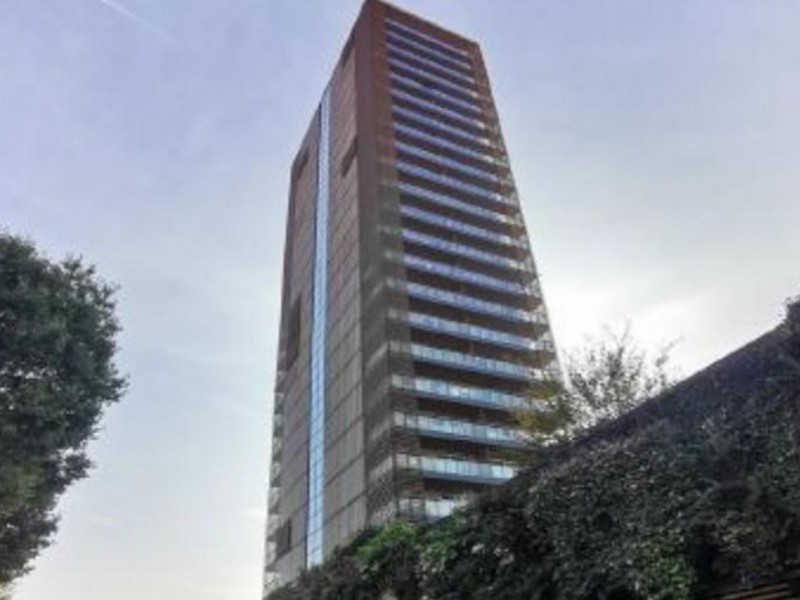 Magazzino in Vendita a Milano, 43'776€, 92 m²