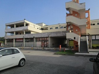 Ufficio in Vendita a Magenta, 67'200€, 167 m²
