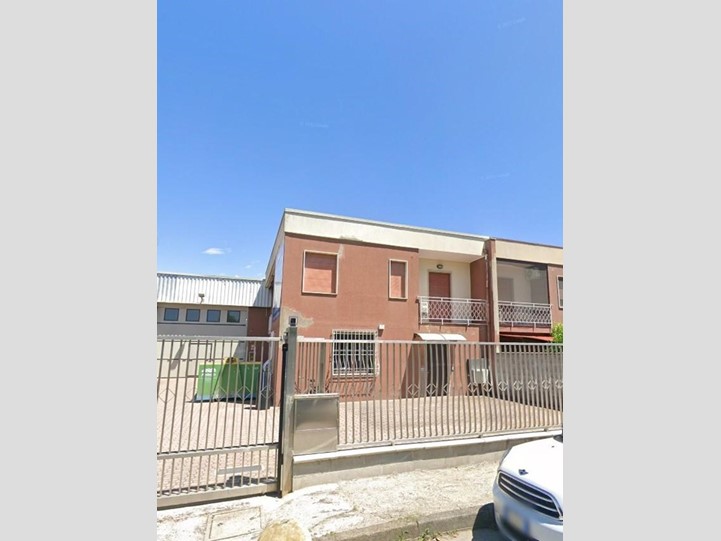 Trilocale in Vendita a Pieve Emanuele, 20'250€, 119 m²