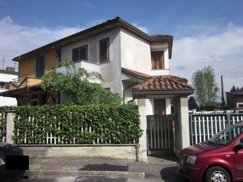 Villetta a schiera in Vendita a Casorate Primo, 66'750€, 189 m²