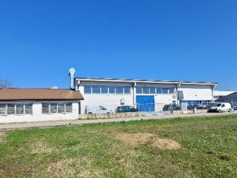 Capannone in Vendita a Casei Gerola, 103'500€, 528 m²