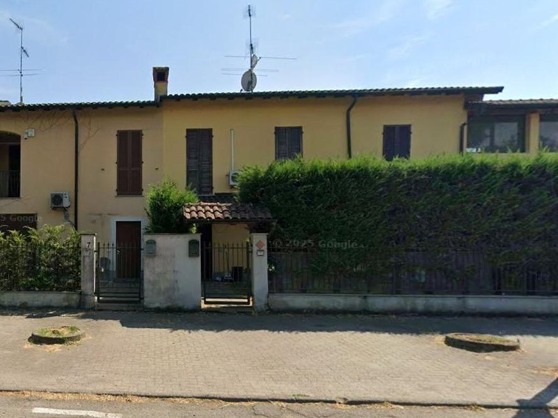 Villetta a schiera in Vendita a Roncaro, 87'000€, 121 m², con Box