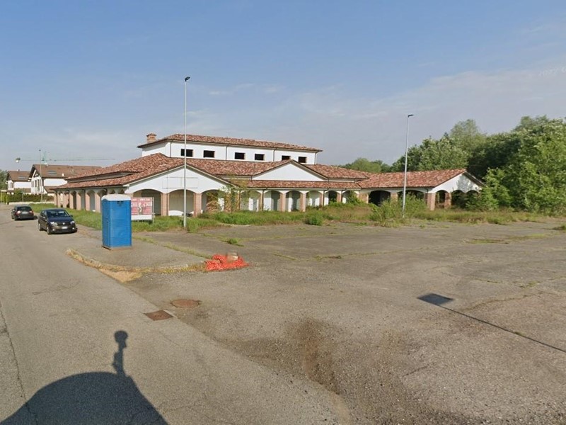 Capannone in Vendita a Roncaro, 347'468€, 1667 m²