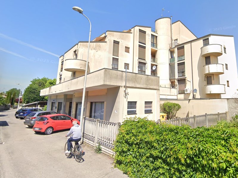 Quadrilocale in Vendita a Lungavilla, 12'700€, 78 m², con Box