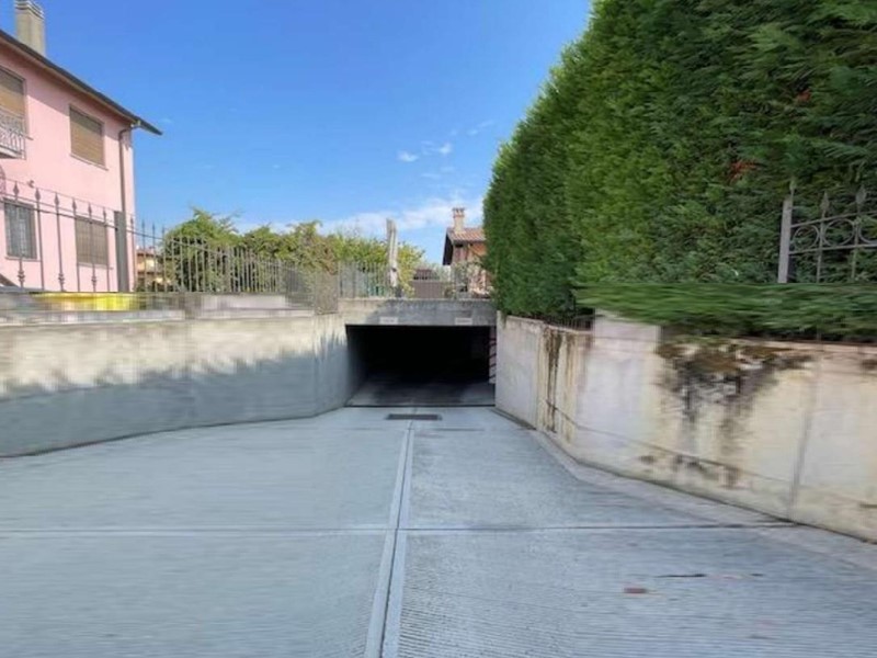 Box in Vendita a Pavia, 11'813€, 32 m²