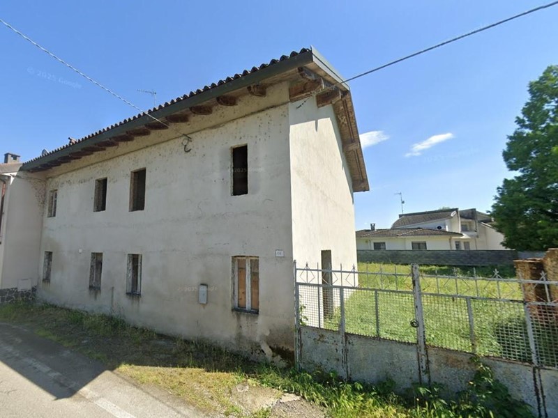 Quadrilocale in Vendita a Suardi, 19'500€, 219 m², con Box