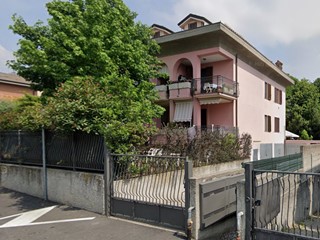 Box in Vendita a Bernareggio, 13'875€, 80 m²
