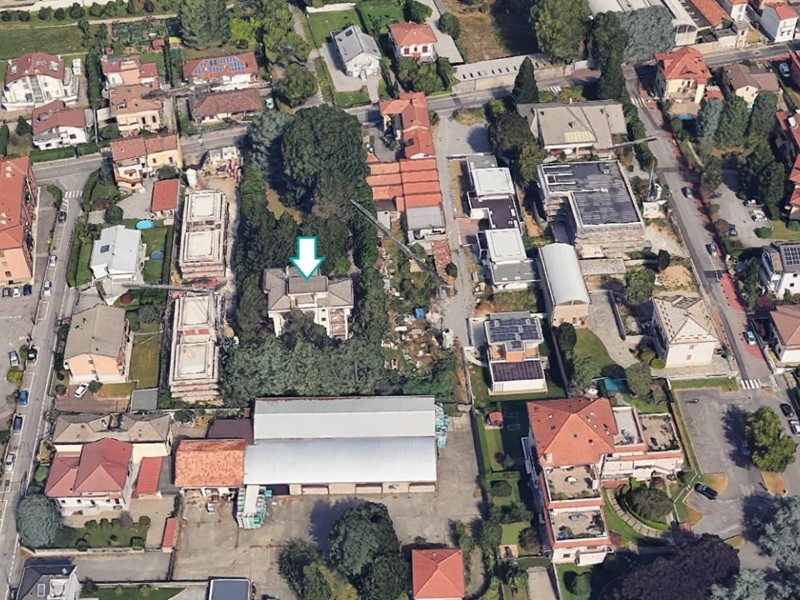 Quadrilocale in Vendita a Albiate, 231'000€, 183 m², con Box