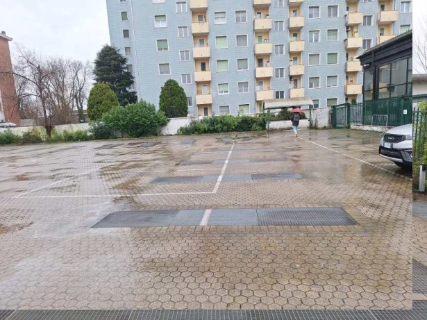 Magazzino in Vendita a Milano, 900'000€, 1059 m²