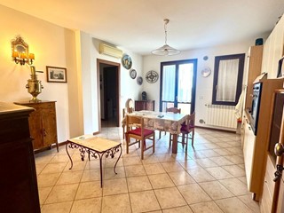 Trilocale in Vendita a Empoli, zona Marcignana, 165'000€, 60 m², con Box