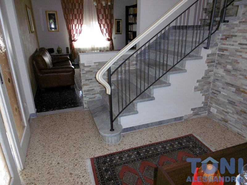 Villetta a schiera in Vendita a Empoli, 395'000€, 150 m², con Box