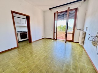 Quadrilocale in Vendita a Castelfiorentino, 98'000€, 80 m², con Box