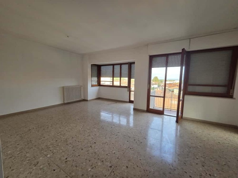 Appartamento in Vendita a Ponsacco, 125'000€, 120 m²