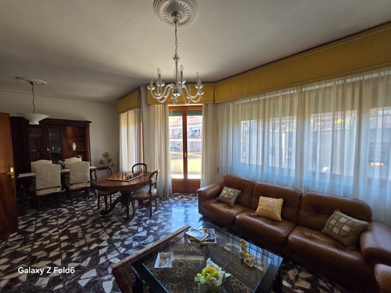 Appartamento in Vendita a Siena, 470'000€, 156 m², arredato