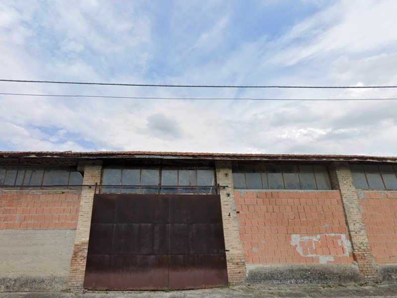 Capannone in Vendita a Borgo Priolo, zona Rivazza, 90'176€, 4363 m²