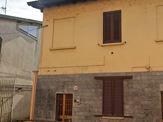 Appartamento in Vendita a Calvignasco, 29'242€, 76 m², con Box