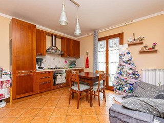 Trilocale in Vendita a Calcinaia, zona Sardina, 118'000€, 60 m², arredato