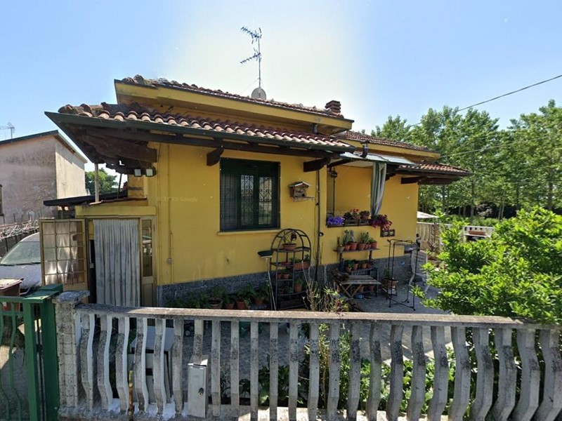 Villa in Vendita a Mortara, 36'975€, 182 m²