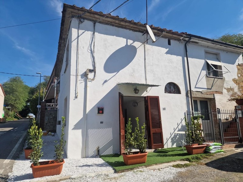 Casa Indipendente in Vendita a Crespina Lorenzana, 73'000€, 67 m²