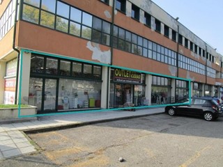 Immobile commerciale in Vendita a Magenta, 544'500€, 570 m²