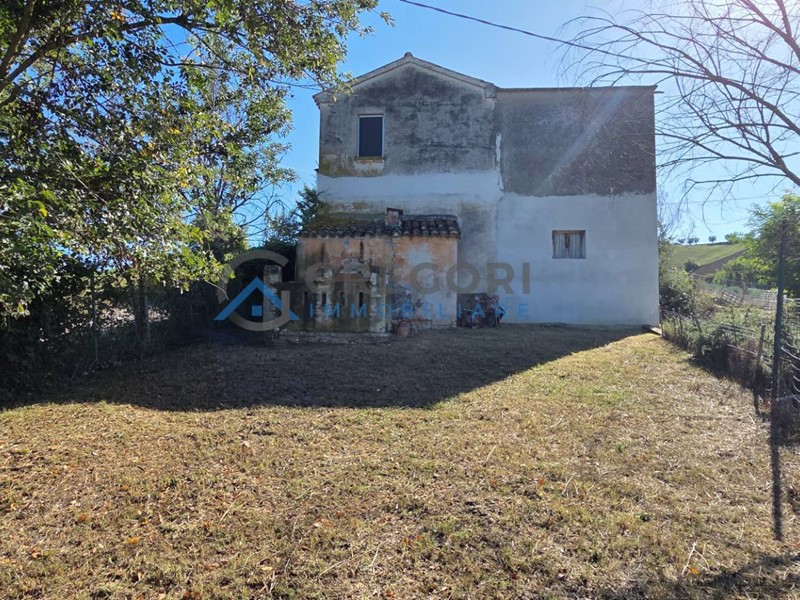 Villa in Vendita a Sant'Omero, 106'000€, 175 m²