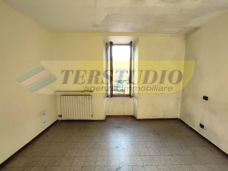 Trilocale in Vendita a Pontida, 65'000€, 95 m²