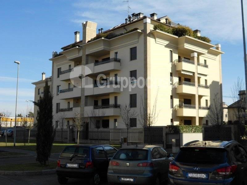 Bilocale in Affitto a Magenta, 800€, 65 m²