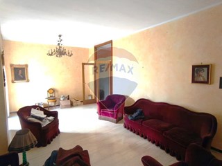 Appartamento in Vendita a Voghera, 160'000€, 226 m²