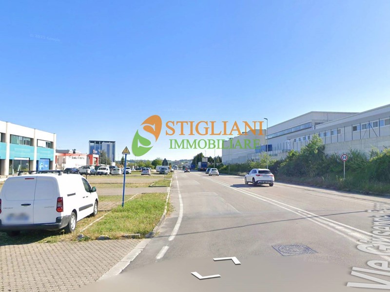 Immobile commerciale in Vendita a Campobasso, 180'000€, 400 m²