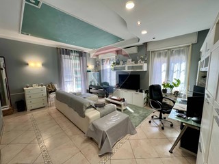 Appartamento in Vendita a Rapallo, 275'000€, 112 m²