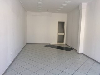 Attività commerciale in Affitto a Cascina, 600€, 42 m²