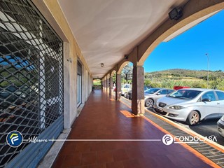 Immobile commerciale in Vendita a Villanova d'Albenga, 80'000€, 87 m²