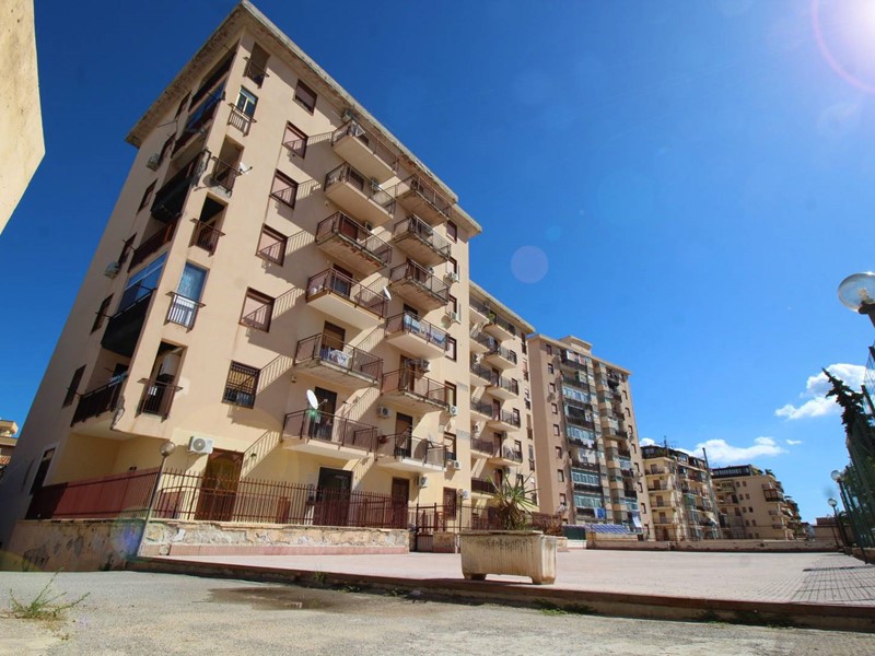 Quadrilocale in Vendita a Palermo, 160'000€, 133 m²