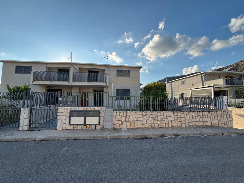 Villa in Vendita a Castel San Giorgio, 450'000€, 270 m², con Box