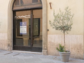 Immobile commerciale in Affitto a Foligno, 1'100€, 28 m²
