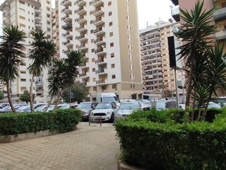 Immobile commerciale in Affitto a Palermo, 1'200€, 95 m²