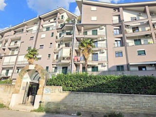 Trilocale in Vendita a Caserta, 156'000€, 115 m²