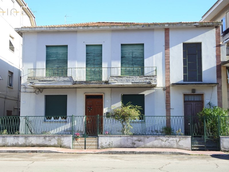 Appartamento in Vendita a Grottammare, 145'000€, 175 m²