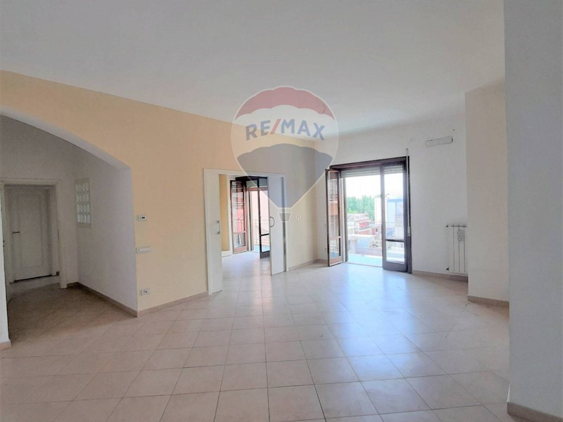 Trilocale in Vendita a Casoria, 198'000€, 101 m²