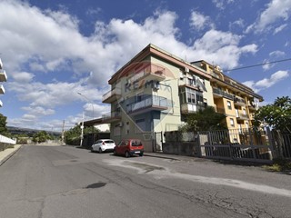 Appartamento in Vendita a Giarre, 96'000€, 111 m²