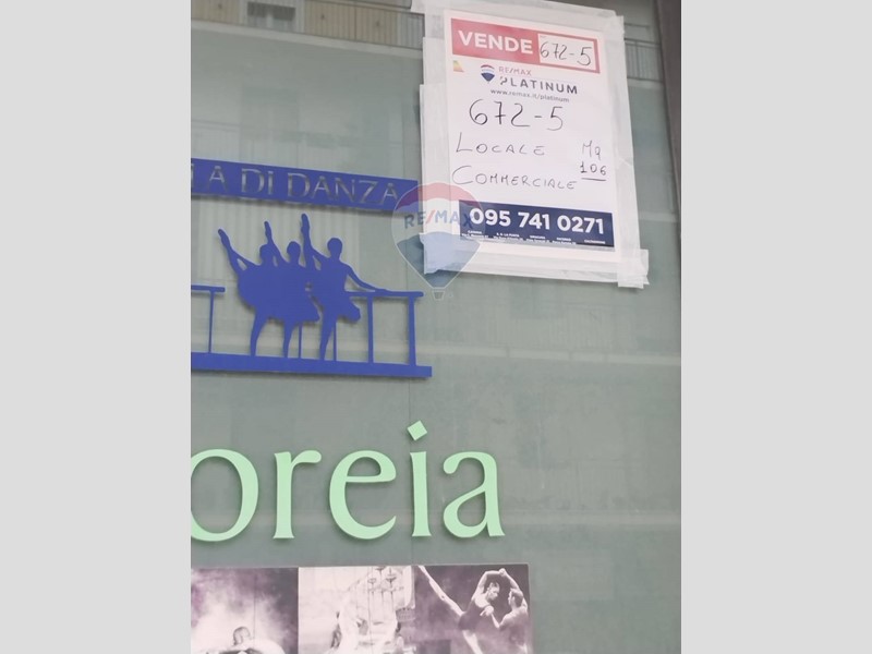 Immobile commerciale in Vendita a Caltagirone, 95'000€, 106 m²