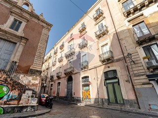 Quadrilocale in Vendita a Catania, 240'000&euro;, 120 m²