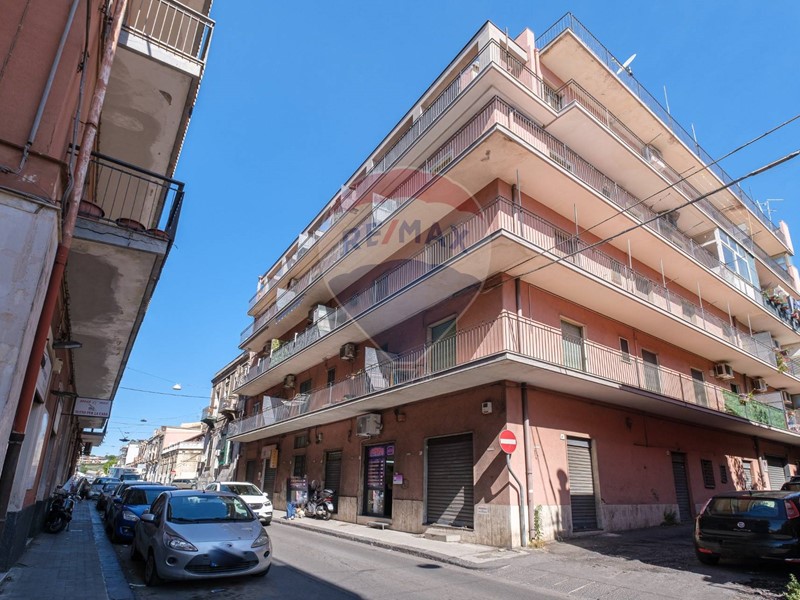 Quadrilocale in Vendita a Catania, 165'000&euro;, 82 m²