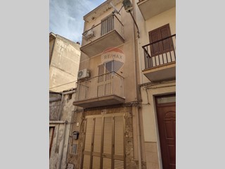 Casa Indipendente in Vendita a Mirabella Imbaccari, 20'000€, 120 m²