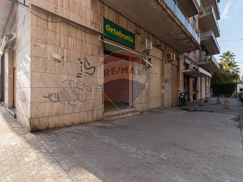 Negozio in Vendita a Catania, 98'000&euro;, 84 m²