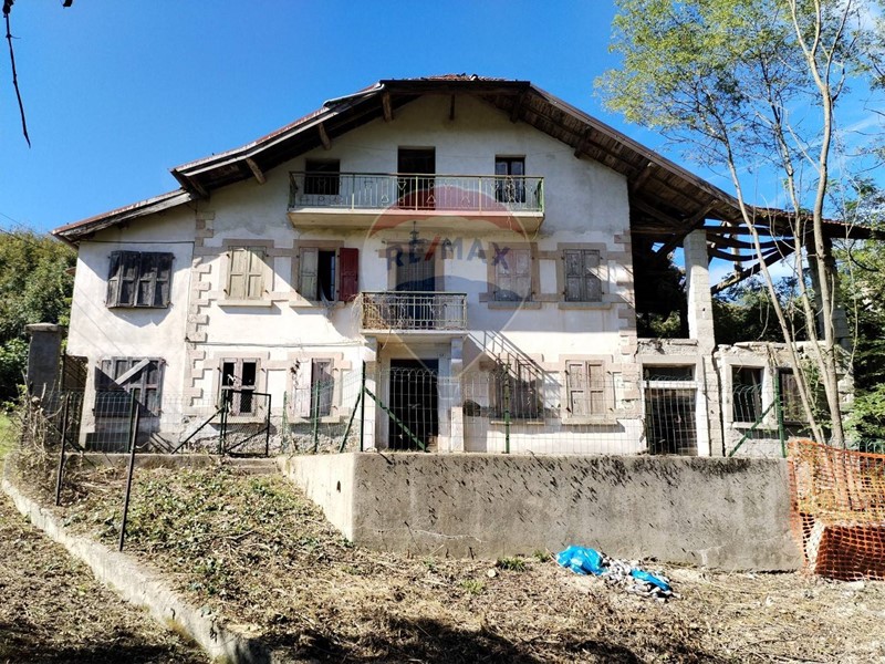 Casa Indipendente in Vendita a Cesiomaggiore, 60'000€, 400 m²