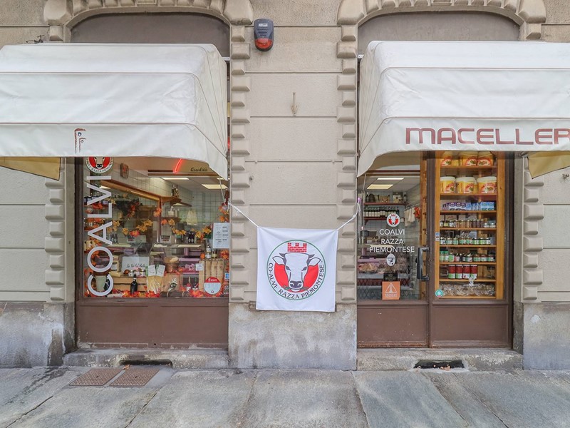 Attività commerciale in Vendita a Torino, 75'000€, 54 m²