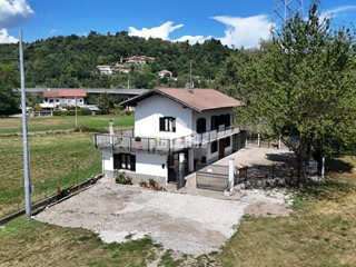 Casa Indipendente in Vendita a Cuorgnè, 139'000€, 87 m²